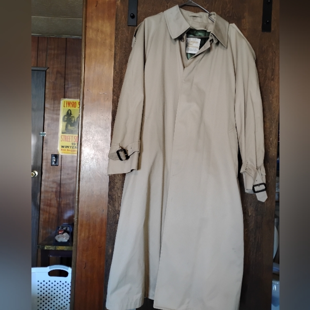London Fog men's coat sizes 44r